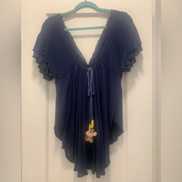 EUC FREE PEOPLE NAVY-BLUE FLORAL FLUTED HI-LOW DEEP V-NECK BLOUSE SIZE XS/FITS S - Picture 3 of 14